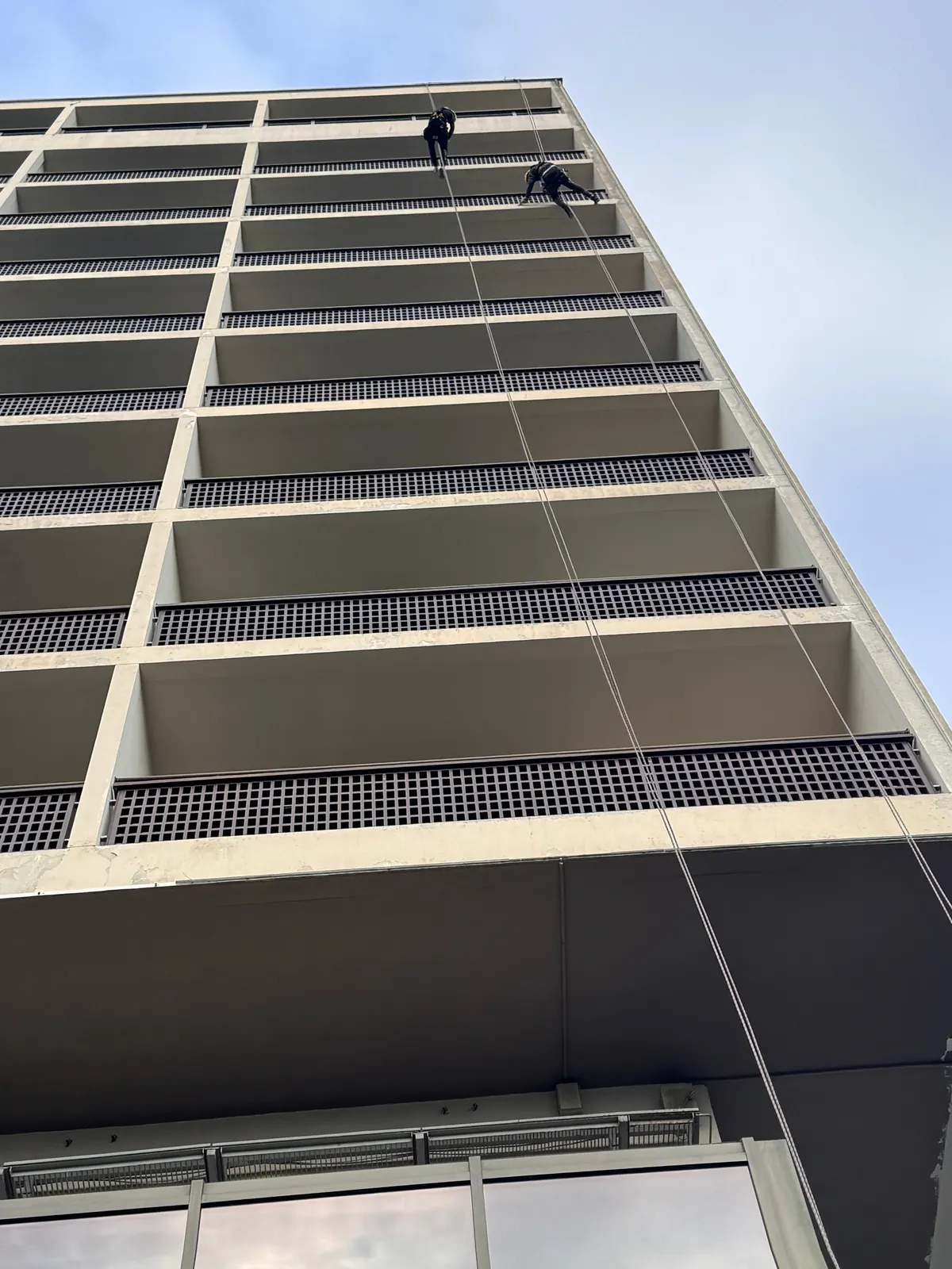 Hilton Harbiye cephesinde iple erişim çalışması
